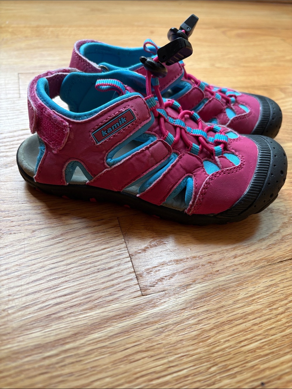Kamik Oyster Water Sandals Girls Size 10 Pink Blue Closed Toe Outdoor Shoes